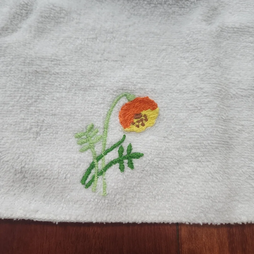 Vintage Lady Pepperell White with Yellow and Orange Flower Towel Set